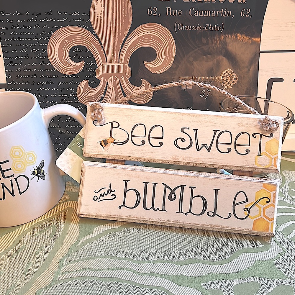 Nwt yellow spring bee bundle gold bow flip flops &wood sign βBee Sweet&Bumbleβ - Picture 12 of 16